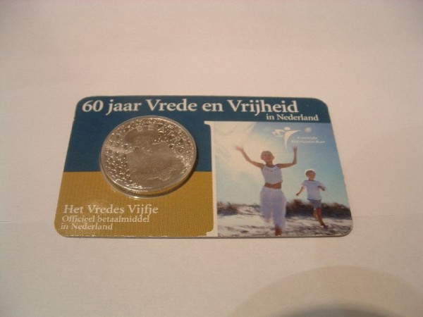 5 Euromunt Nederland Vrede en Vrijheid in coincard 2005 UNC (afbeelding voor) 5 Euromunt Nederland Vrede en Vrijheid in coincard 2005 UNC